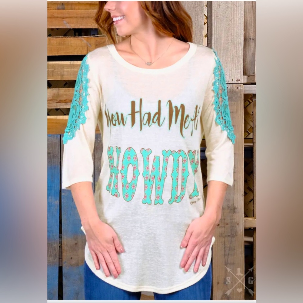 Daisy Rae You Had Me At Howdy Tunic Top Size M.